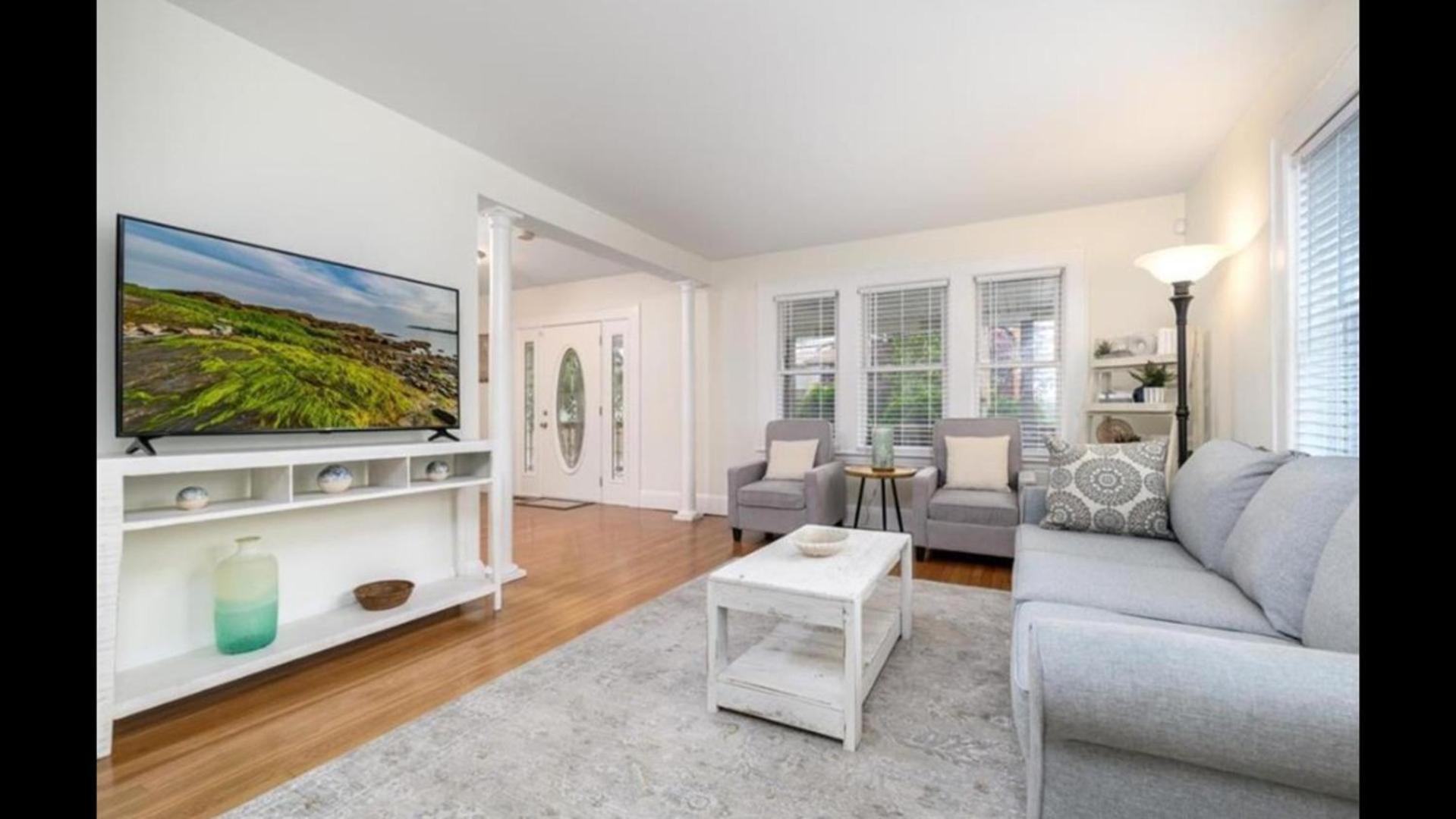 Black Rock Home - 4 Bed - Jacuzzi Bath - Beach Bridgeport Bagian luar foto